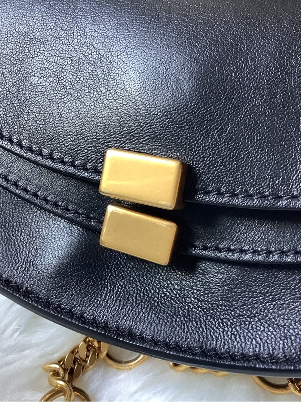 Chloé Georgia Belt Bag in black leather - Picture 8 of 16